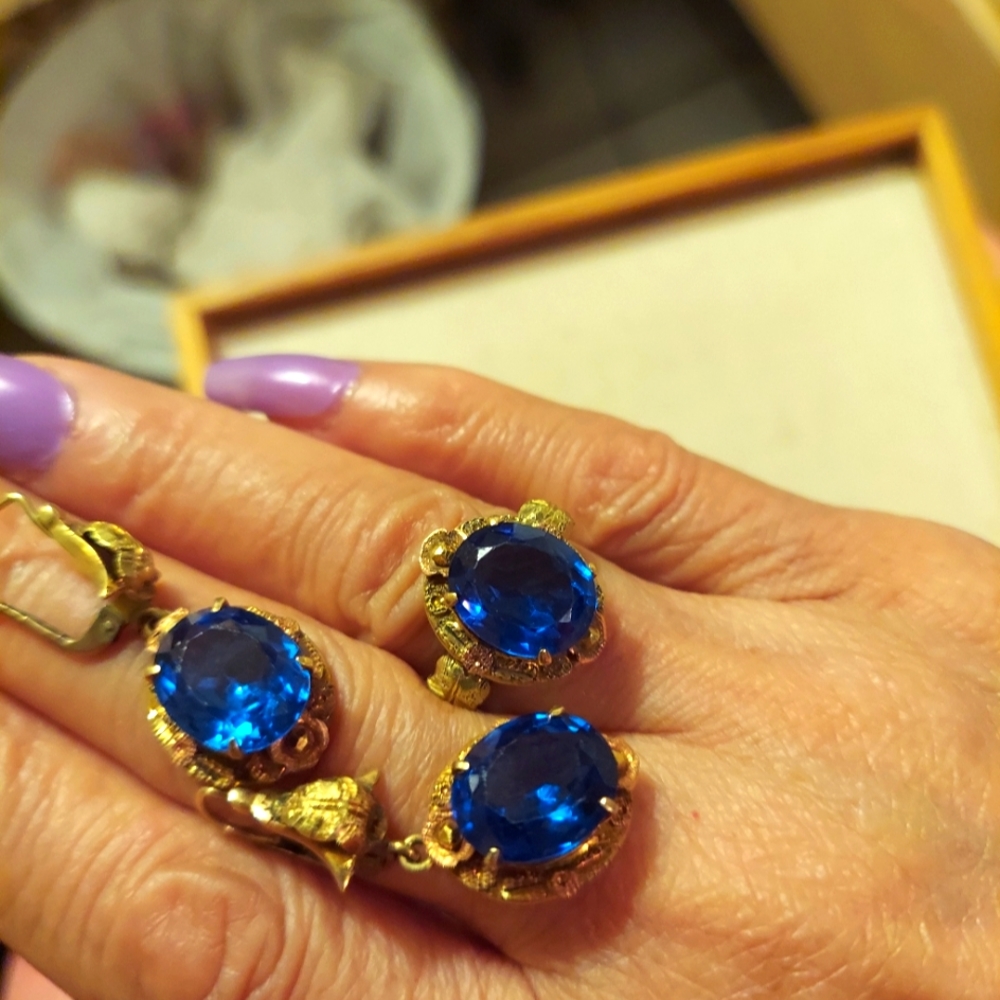 Set earrings and ring